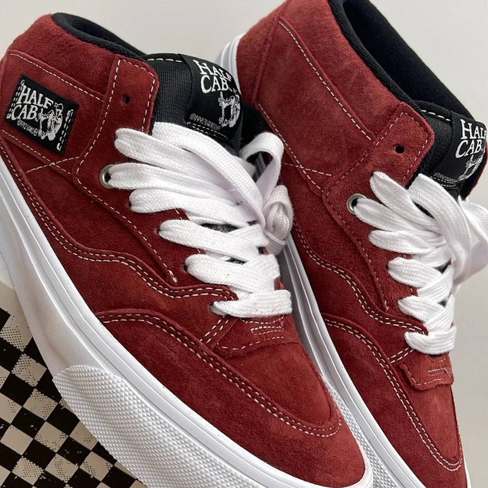 Vans Men’s Skate Half Cab
Pig Suede Brick
VN0A5KYABRI Sneakers - Picture 6 of 16